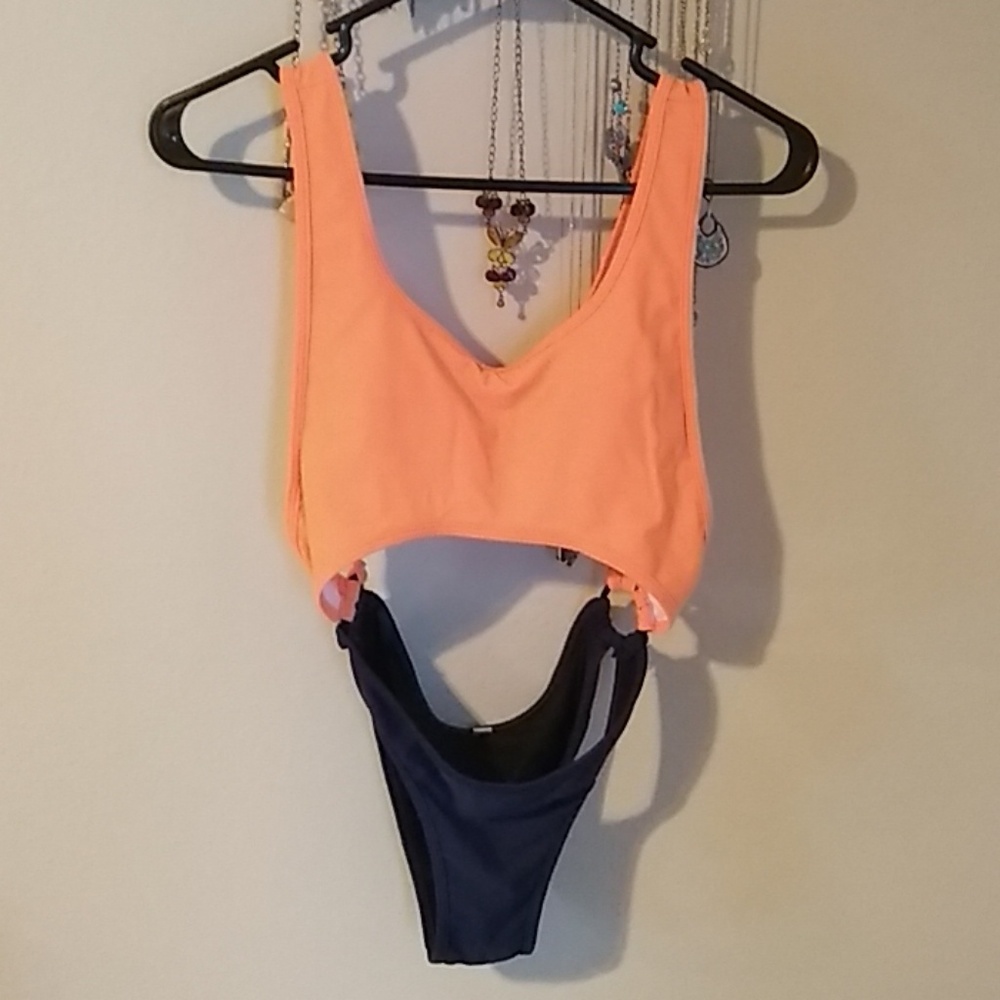 Bathing suit